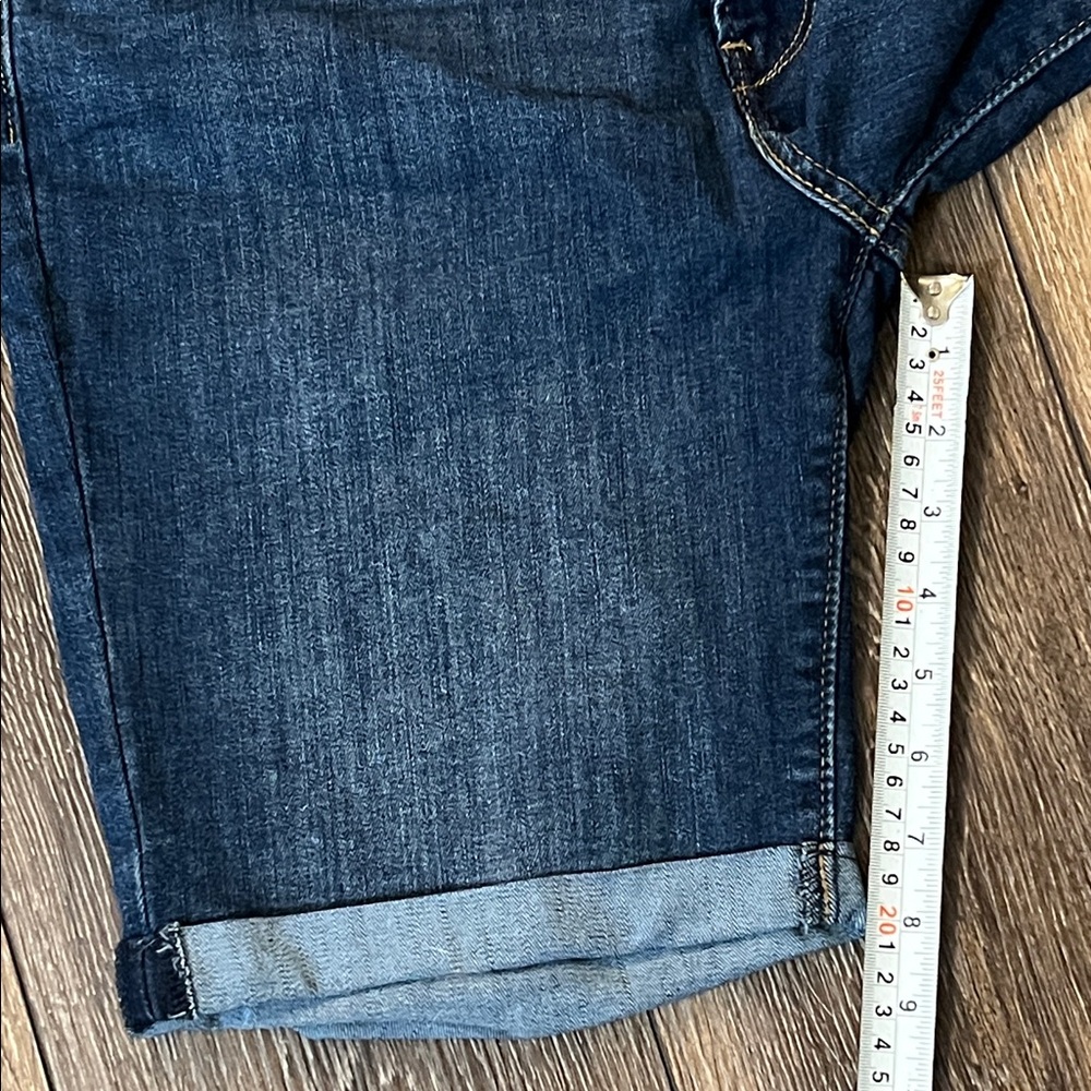 Signature by Levi's Strauss Women's Bermuda Shorts Size 8 W29 Blue Denim - Picture 11 of 13